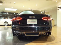 アウディＳ４背面